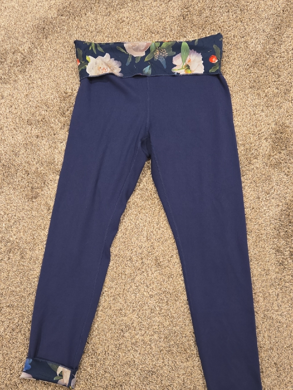 oiselle Roll with It Bird Hug Tights In Moody Floral/ Grounded